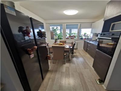 Apartament 3 camere Vatra Luminoasa