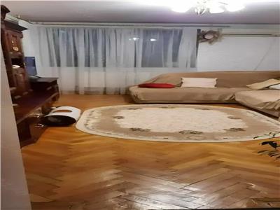 Apartament 4 camere Titan, Scoala Hamburg nr 195