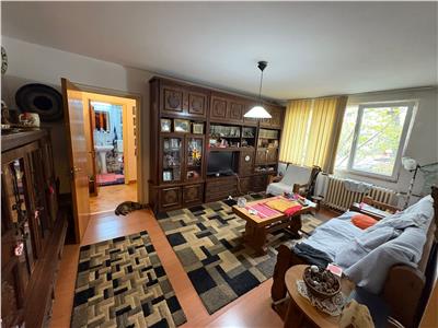 Apartament 3 camere Titan, Policlinica Titan